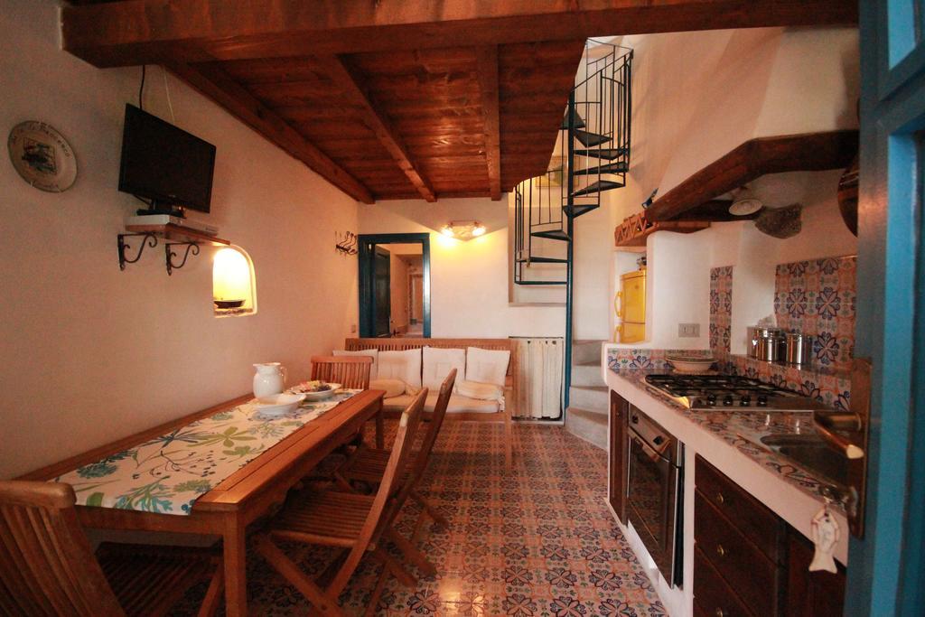 La Casa Di Via Lungomare Villa Santa Marina Salina Luaran gambar
