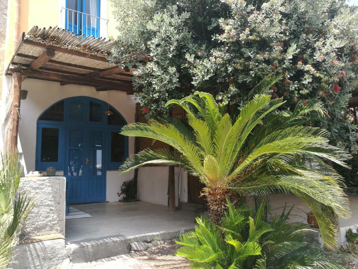 La Casa Di Via Lungomare Villa Santa Marina Salina Luaran gambar